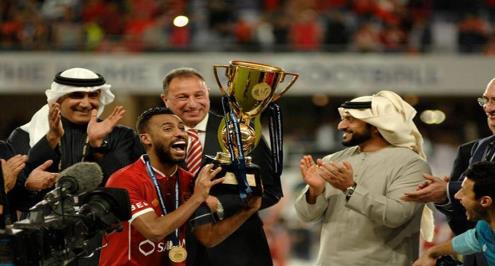 الأكثر تتويجًا في العالم.. عاشور يقترب من ألفيز.. وإنجاز تاريخي في انتظاره